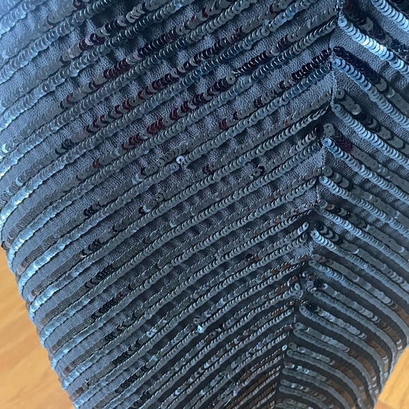 Black sequin gown - Picture 5 of 5